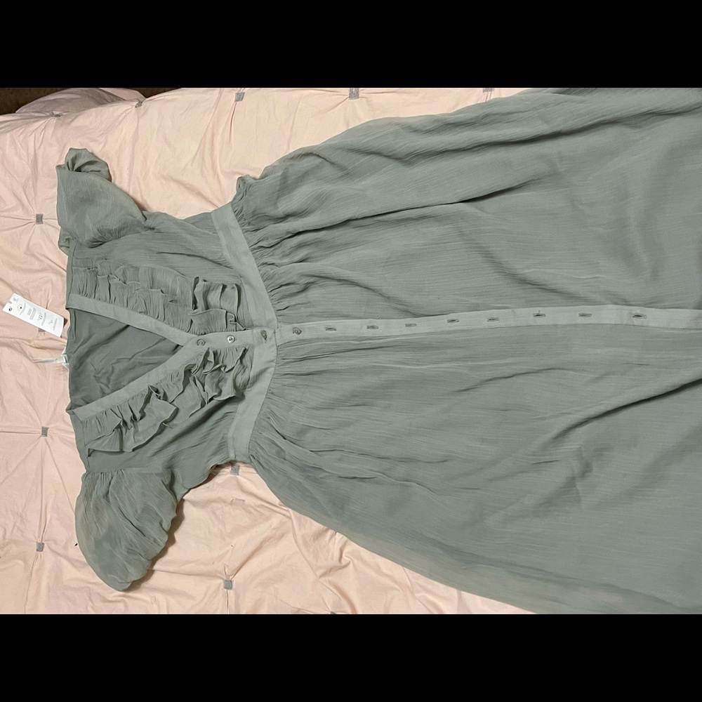 Ruffle dress in green